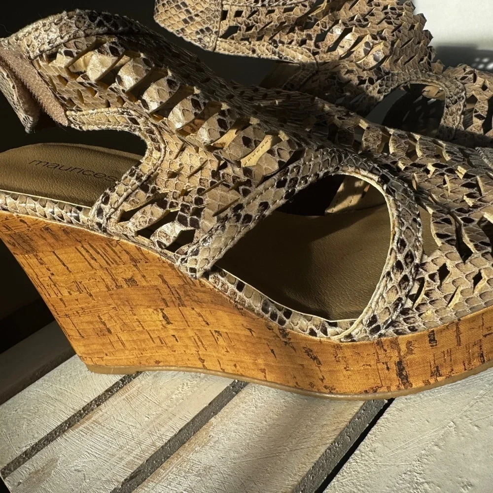 Wedges Size 9M Sandals Maurices